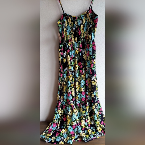 🔴 Sale! 3 for $10 - Jolie & Joy Floral Maxi Dress 👗 - Picture 2 of 2